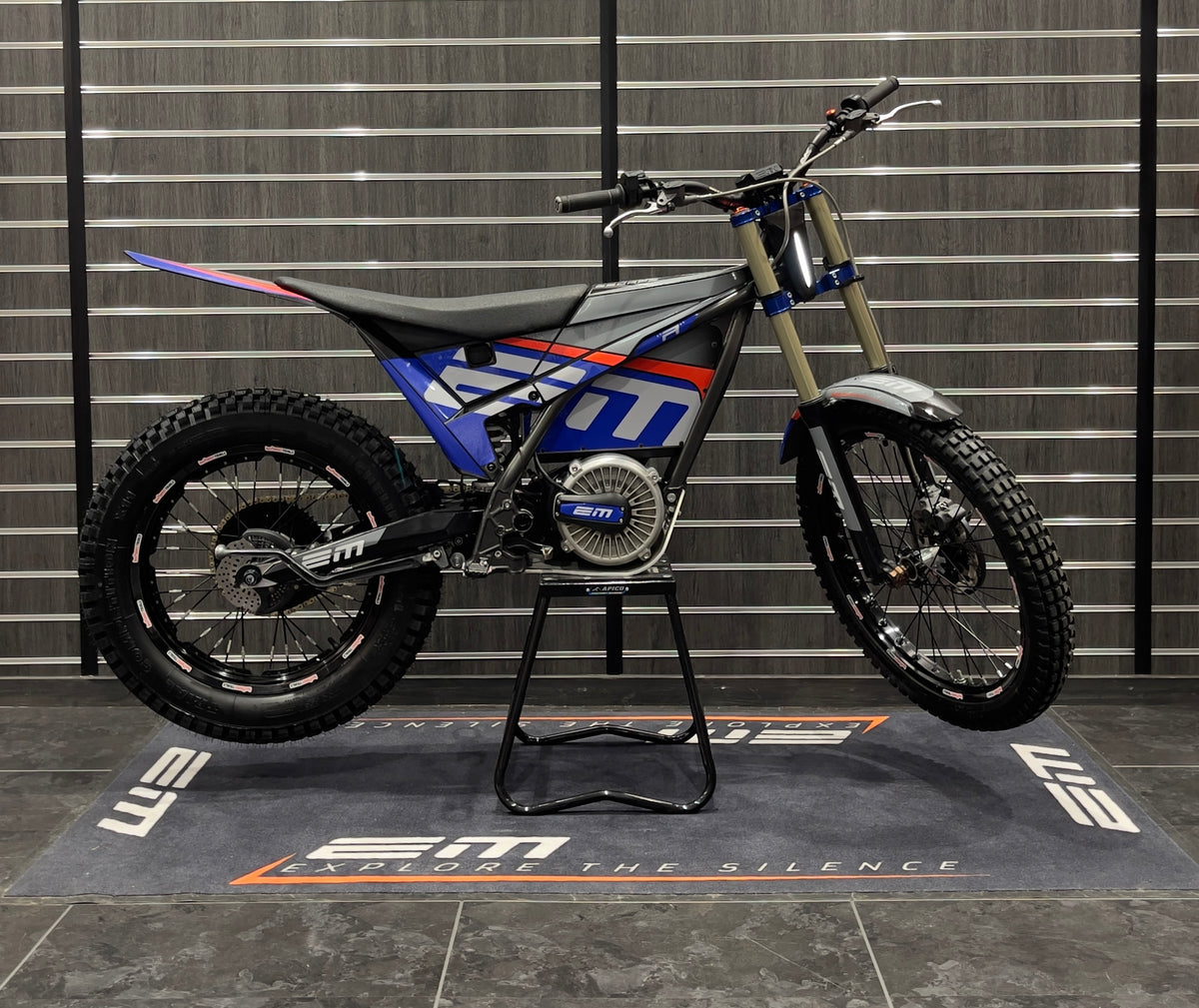 Electric motion em 5.7 deals escape dirt bike