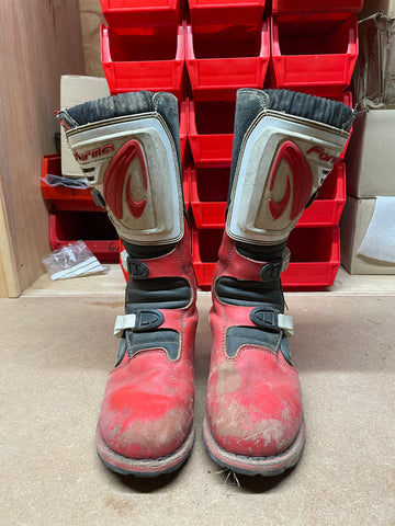 EX HIRE BOOTS Forma red/white 40 (028)